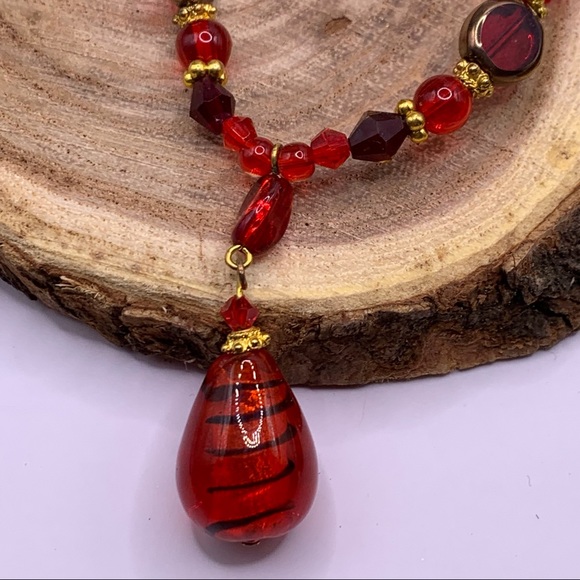 Red glass bead 18" necklace.  Excellent condition. - Picture 4 of 6